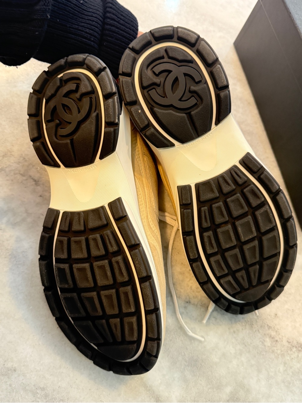 NIB Chanel Sneakers G45077 Beige/suede 41 - Picture 4 of 11